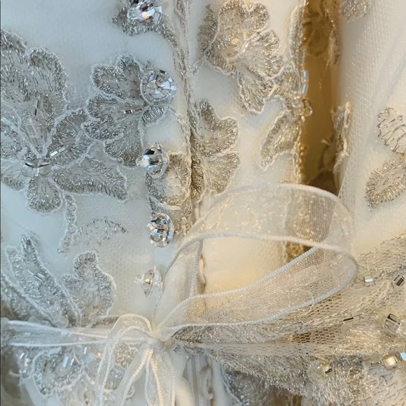 New! Maggie Sottero Couture Wedding Gown Ivory - Picture 5 of 8